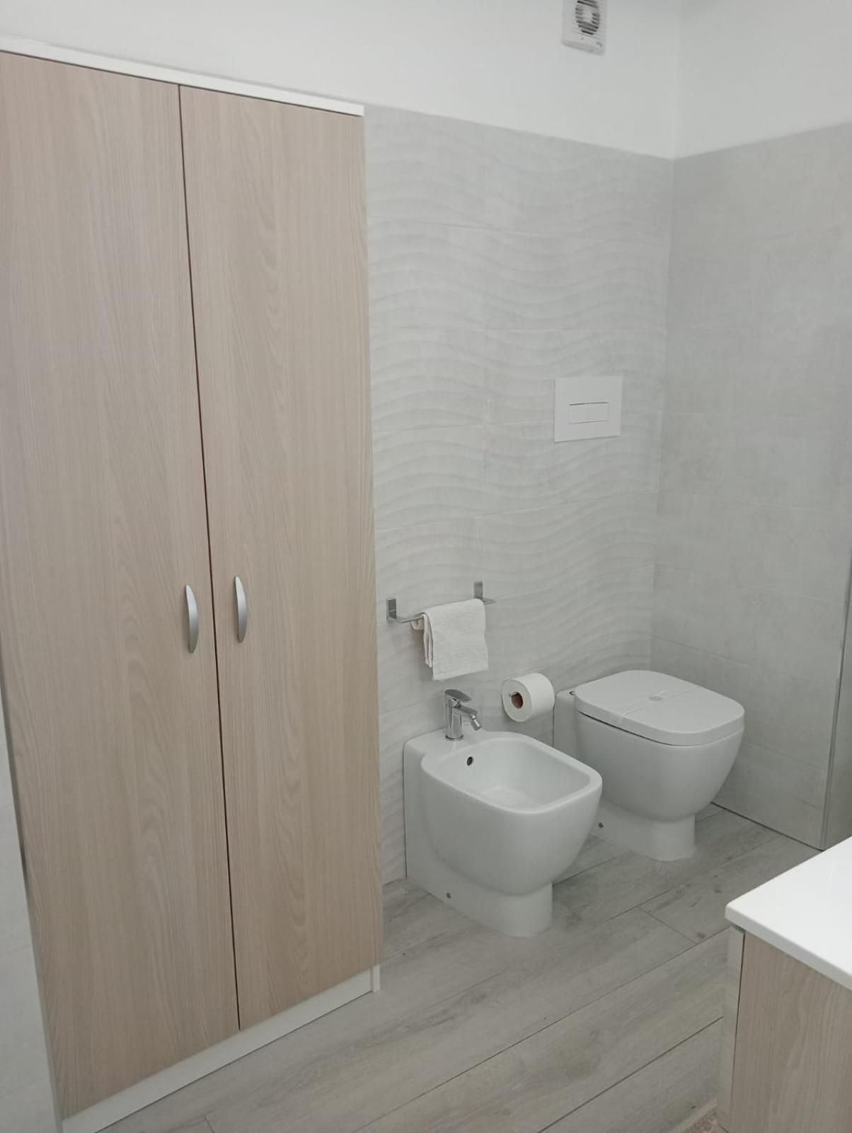 Appartamento Moderno In Centro Citta SantʼAgata di Militello Dış mekan fotoğraf